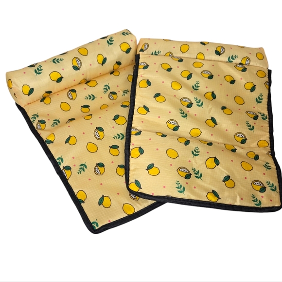 ``P25789 - 2 Waterproof Pet Bed Pad with Pillow - Picture 1 of 4
